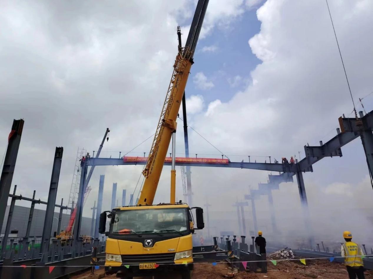 Chery KD detaļu ražošanas darbnīcas būvniecības projekts uz staru kūļa, EIHE saprata, ka Chery Automobile Qingdao bāzes būvniecības projekts ieguva cenu “trīs secīgi nosaukumi”.