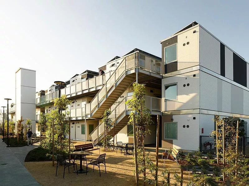 Kāpēc savam nākamajam projektam izvēlēties konteineru mājas?