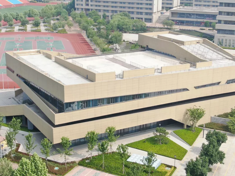 Kāpēc izvēlēties skolas tērauda ēku savam nākamajam universitātes pilsētiņas projektam?