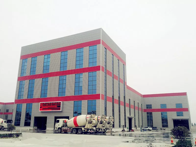 Kāpēc izvēlēties tērauda karkasa ēku, ja nepieciešams ātrums, izturība un paredzamas izmaksas?